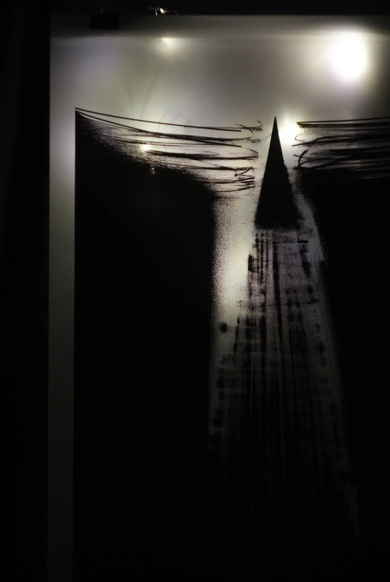 Фото до проєкту "Poisoning" від євген григор'єв, проєкт типу Виставки, базується у Підземний перехід "Ваґабундо" вул. Пилипа Орлика, буд. 7, Івано-Франківськ, створено у 27.02.2026 Фото 5 з 12.